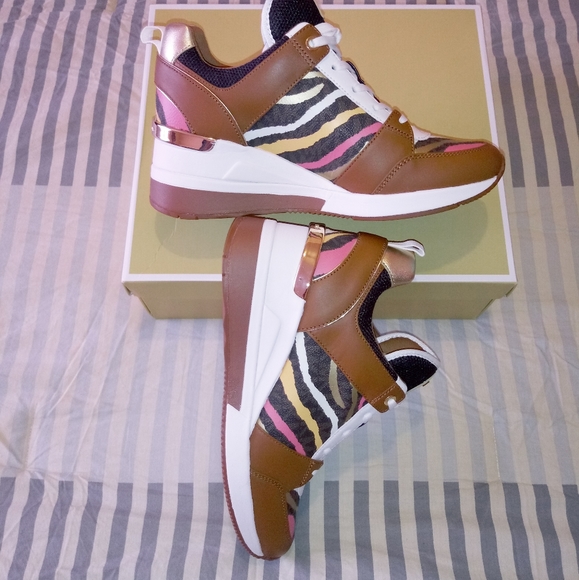 Michael Kors Georgie Trainer Extreme Sneakers - Picture 9 of 10